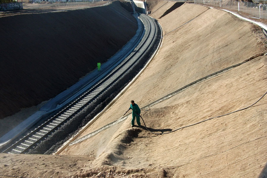 Mallas de yute en las obras del AVE